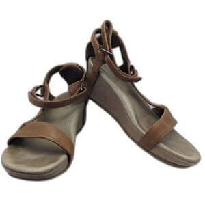 Teva Women's Capri Wedge Sandal Toffee Size 5